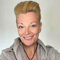 Dr. Elly Barnes